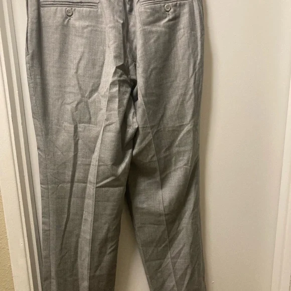 Elegant Men's Blazer in Light Gray with Black Trim - Picture 6 of 6